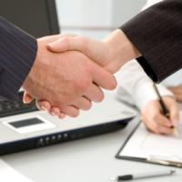 _handshakes-businessmen